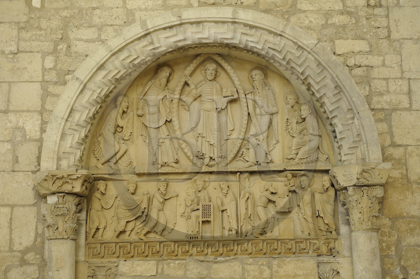France, Nièvre (58), La Charité-sur-Loire, église prieuriale Notre-Dame, tympan de la Transfiguration
