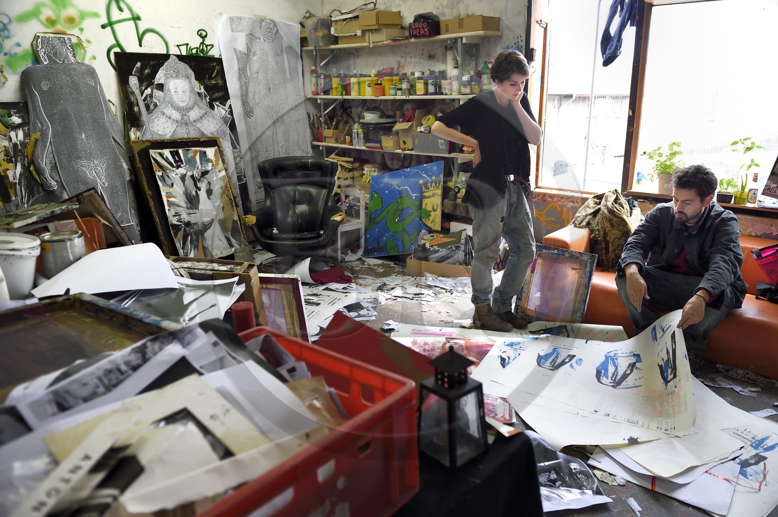 Allemagne, Berlin, RAW Tempel, haut lieu de l’art libre et urbain entre Revaler Strasse et les voies de chemin de fer de la station Warschauer Strasse, atelier de l'artiste Anton Unai dans l'espace alternatif Urban Spree