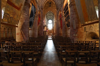 Royaume-Uni, Ecosse, Iles Orcades, Mainland, ville de Kirkwall, la cathédrale Saint-Magnus en grès rouge