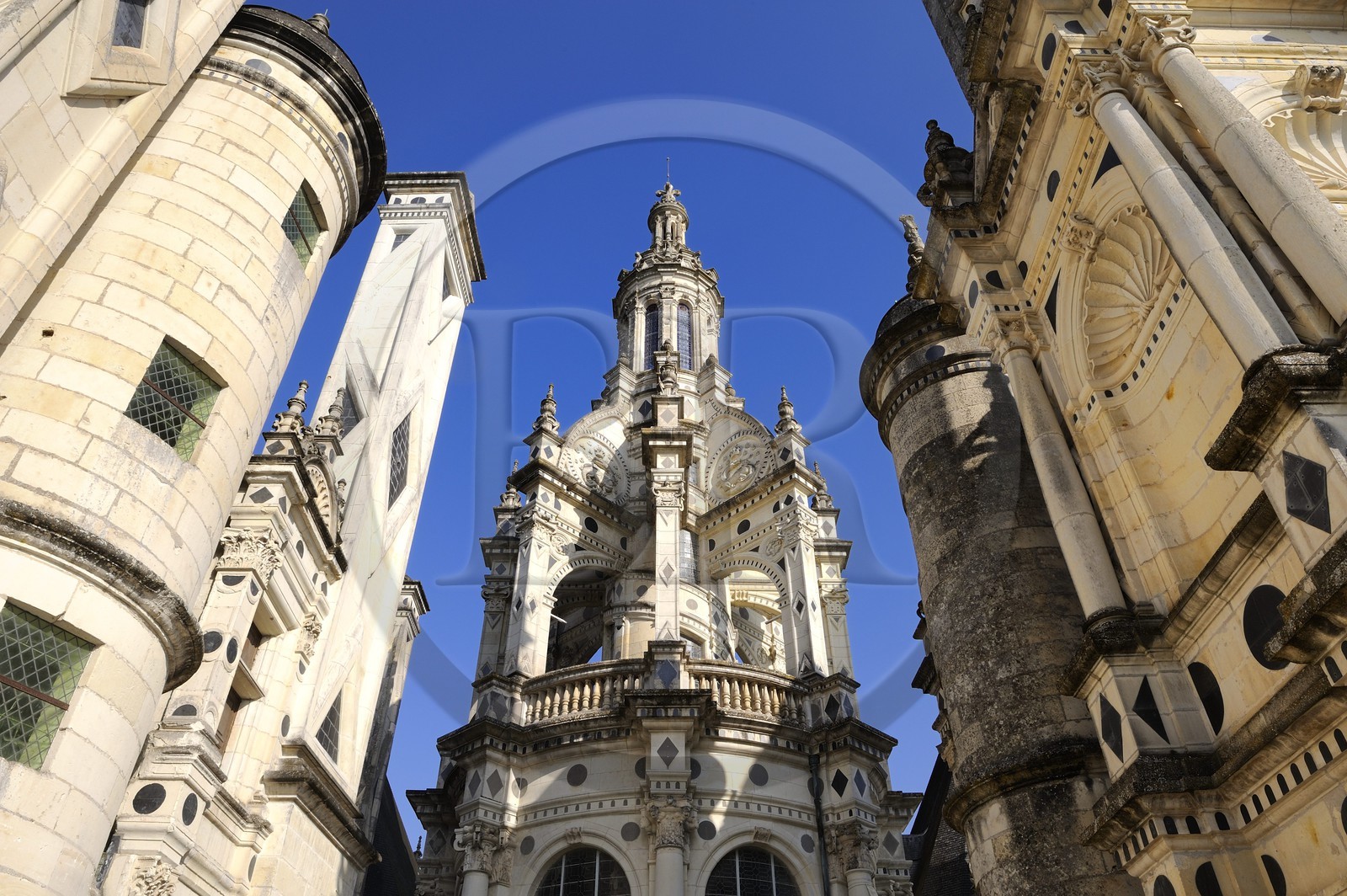 France, Loir et Cher (41), Vallée de la Loire classée Patrimoine Mondial de l' UNESCO, château de Chambord, la lanterne de la terrasse du toit