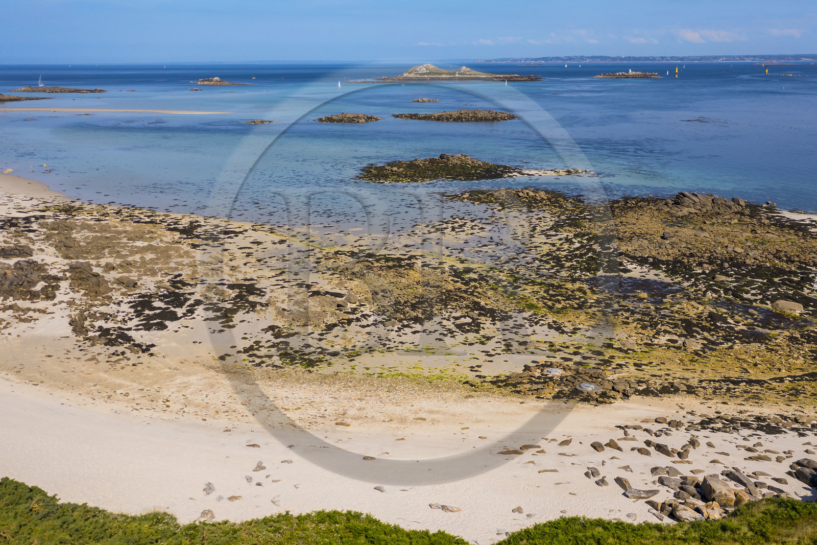 France, Finistère, Ponant Islands, Ile de Batz (Batz Island), Pointe de Penn-Batz beach in the south-east of the island (aerial view)
