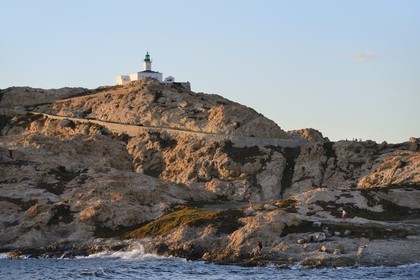 France, Haute-Corse (2B), Balagne, L'Ile Rousse, le phare de la Pietra