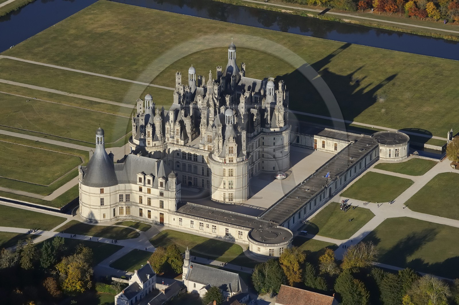 France, Loir et Cher (41), Vallée de la Loire classée Patrimoine Mondial de l' UNESCO, château de Chambord (vue aérienne)
