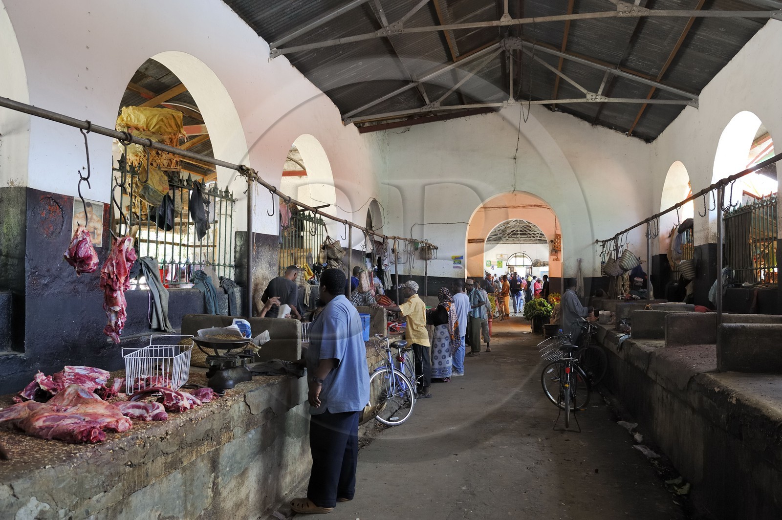 Tanzanie, archipel de Zanzibar, île de Unguja (Zanzibar), ville de Zanzibar, quartier Stone Town, classé Patrimoine Mondial de l' UNESCO, le marché de Darajani, étal de viande