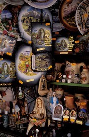 France, Hautes-Pyrénées (65), Lourdes, des souvenirs