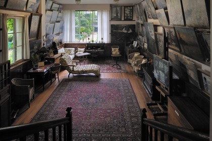 France, Eure (27), Giverny, la maison de Claude Monet, le premier atelier transformé en salon et salle de présentation de son vivant