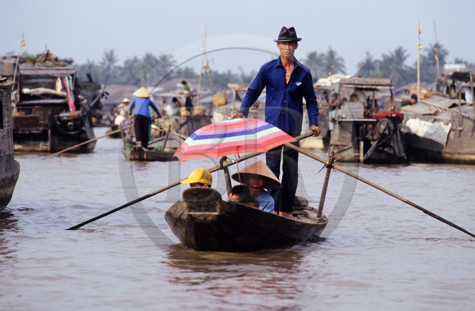 Vietnam, Can Tho, floating market on the Mekong river, a family makes its shopping