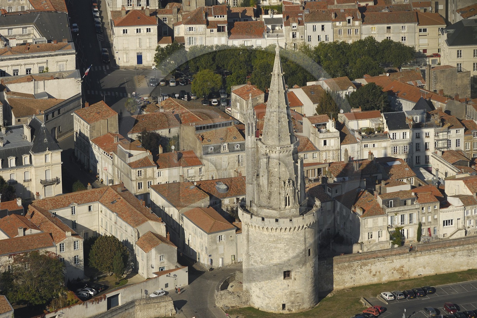 France, Charente-Maritime (17), La Rochelle, la Tour de la Lanterne (vue aérienne)