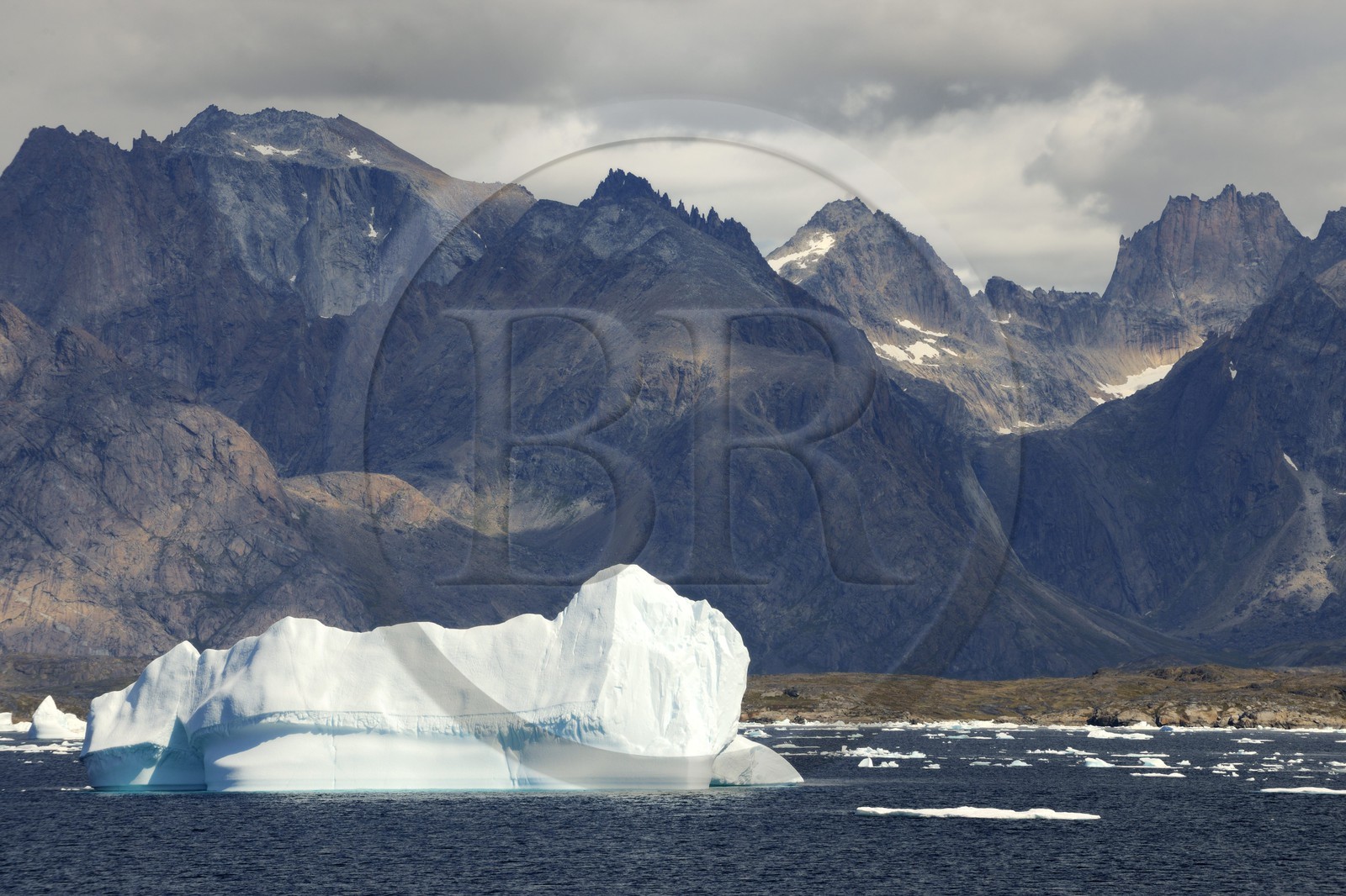 Groenland, fjord de Nanortalik au sud du pays, icebergs