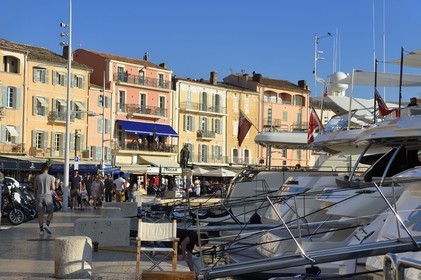 France, Var, Saint-Tropez, yacht quai Jean Jaures on the port