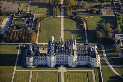 France, Loir et Cher (41), Vallée de la Loire classée Patrimoine Mondial de l' UNESCO, château de Chambord (vue aérienne)