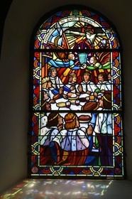 France, Morbihan (56), forêt de Brocéliande, Tréhorenteuc, église Sainte-Onenne ou la chapelle du Graal dédiée à la mythogie arthurienne