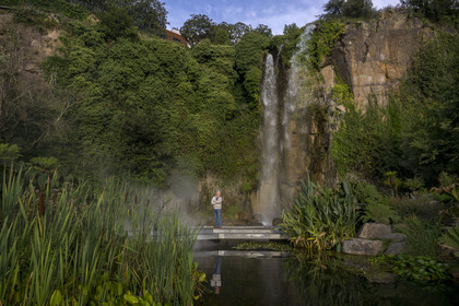 France, Loire-Atlantique (44), Nantes, quartier de Chantenay, le Jardin Extraordinaire, parc public situé dans l'ancienne Carrière de Miséry avec sa cascade artificielle de 25 m de haut, Romaric Perrocheau chef des Espaces Verts de Nantes