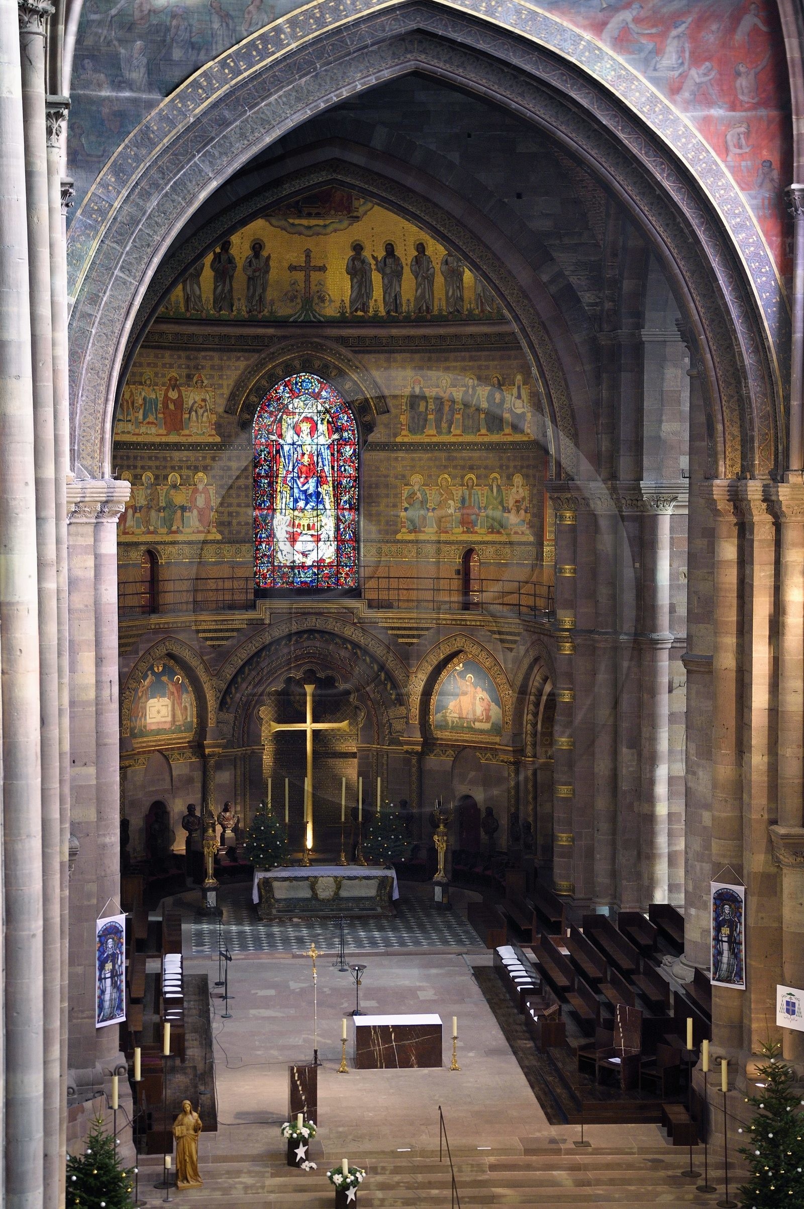 France, Bas-Rhin (67), Strasbourg, vieille ville classée au Patrimoine Mondial de l'UNESCO, la cathédrale Notre-Dame, le choeur roman