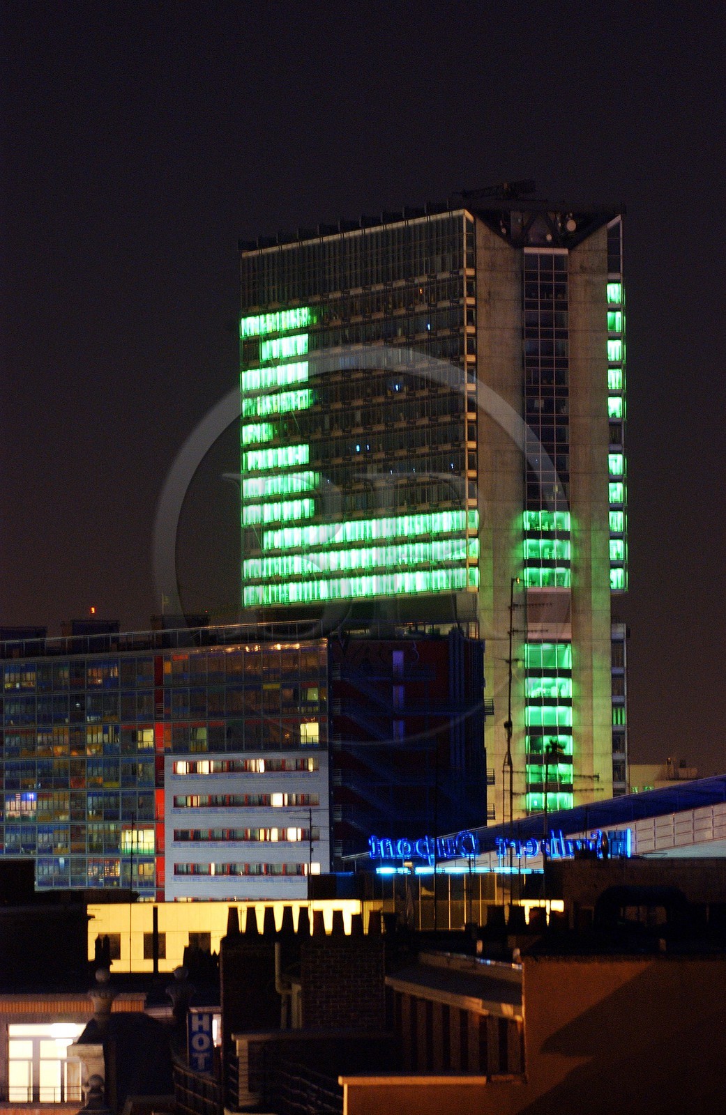 France, Nord (59), Lille, le centre commercial Euralille de l'architecte Jean Nouvel, éclairages de Kurt Hentschläger