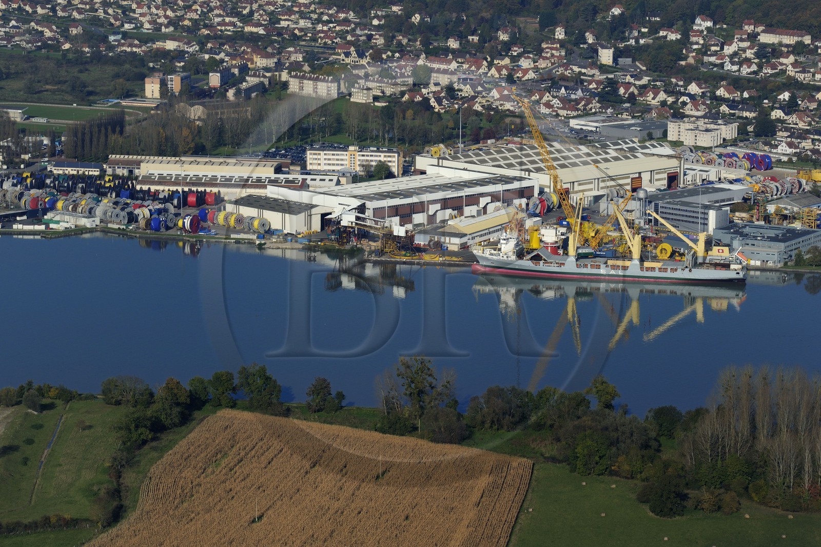 France, Seine-Maritime (76), port de Saint-Wandrille-Rançon en bordure de Seine (vue aérienne)