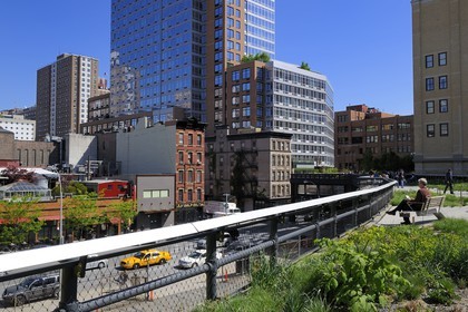 Etats-Unis, New York, Manhattan, Meatpacking district (Gansevoort Market), le High Line Park est une ancienne voie-ferrée aérienne partiellement réhabilitée en parc urbain suspendu