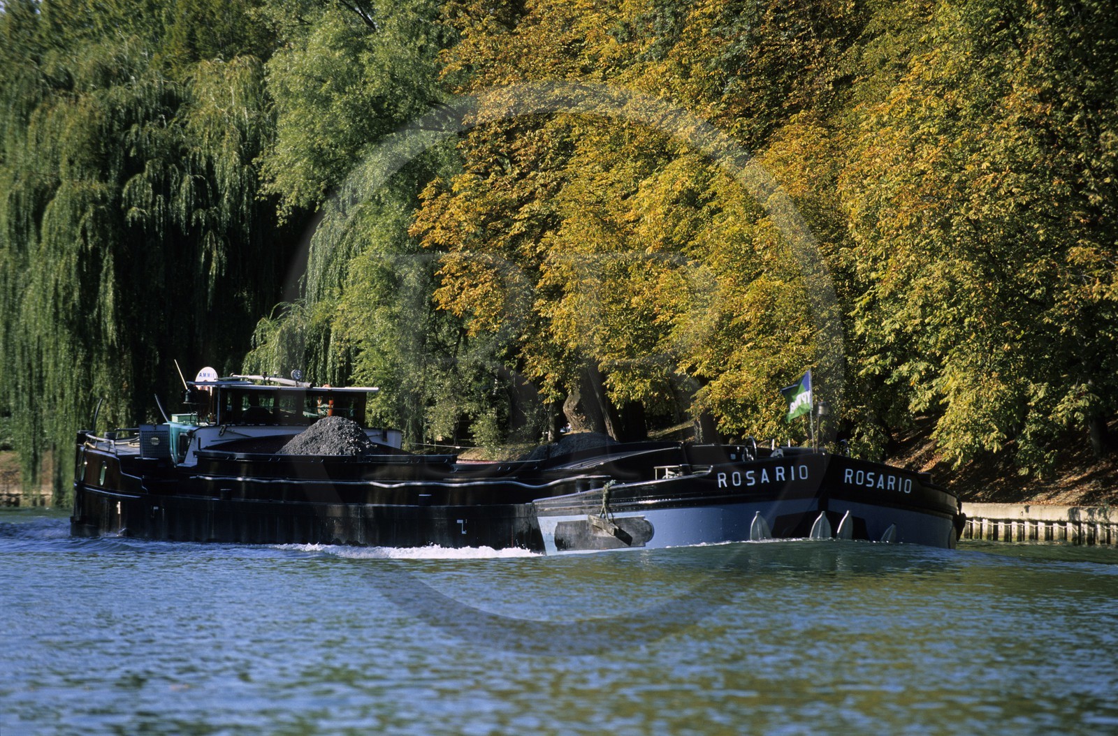 France, Val-de-Marne (94), Nogent-sur-Marne, une péniche sur la Marne
