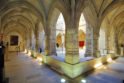 France, Paris (75), quartier du Marais, cloitre des Billettes