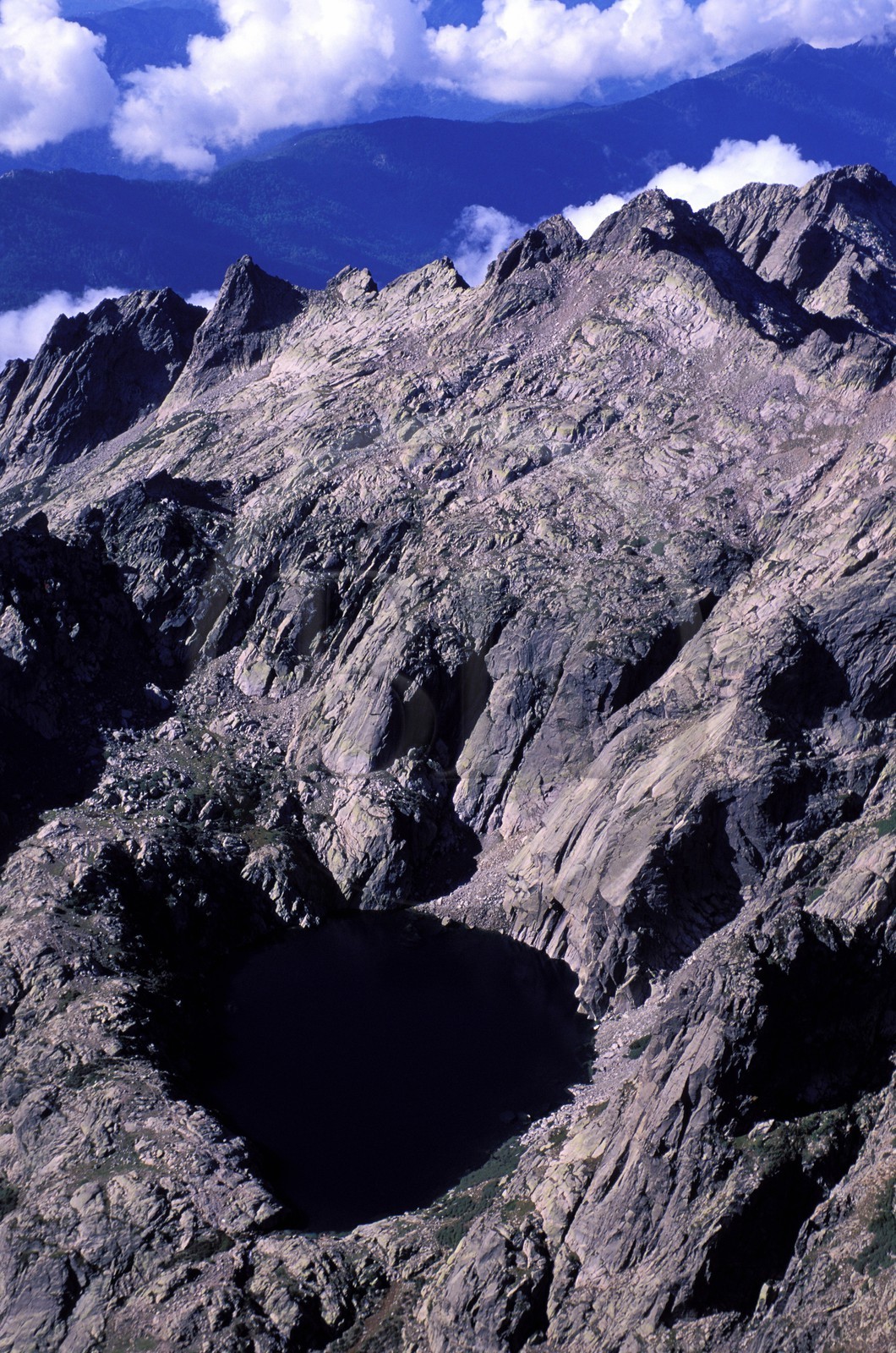 France, Haute-Corse (2B), le lac de Capitello (1930 mètres) (vue aérienne)