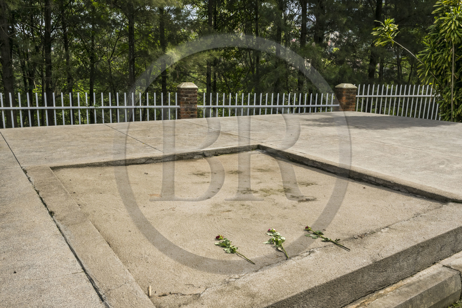 Rwanda, Kigali, quartier de Gisozi, Mémorial du génocide de Kigali, il commémore le génocide des Tutsis en 1994, des fosses communes où reposent plus de 250 000 victimes