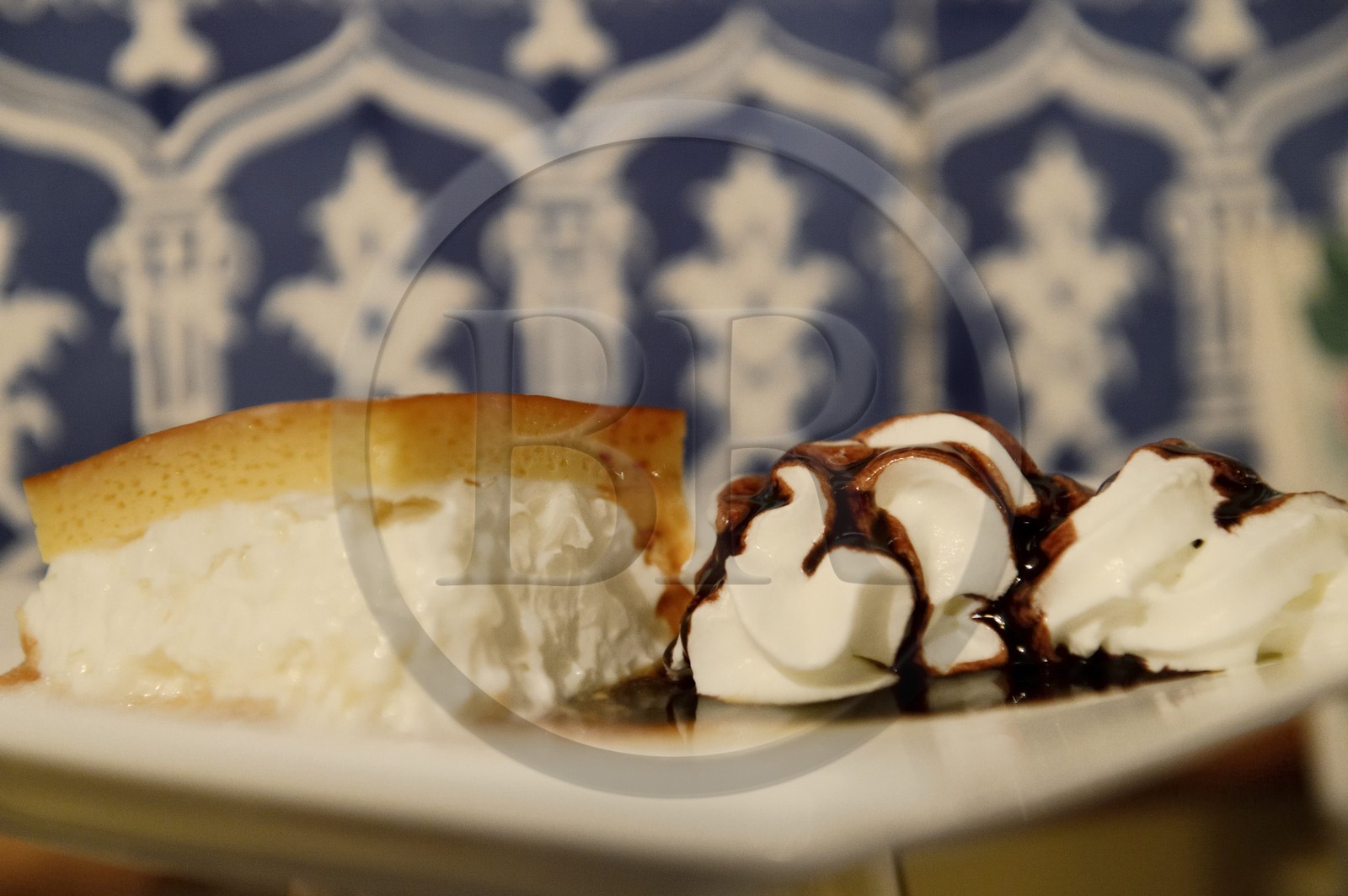 Espagne, Andalousie, Cordoue, Restaurant Taberna La Viuda, creme de yaourt