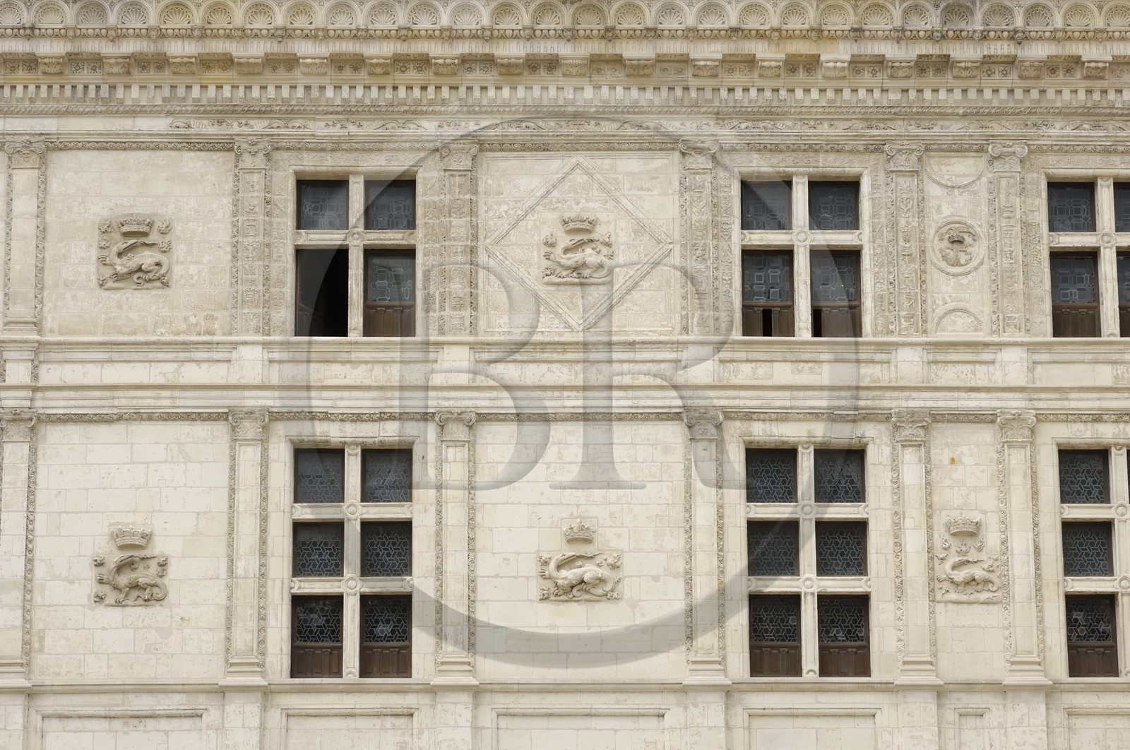 France, Loir-et-Cher (41), vallée de la Loire classée au Patrimoine Mondial de l'UNESCO, château de Blois, aile François 1er, façade de la cour