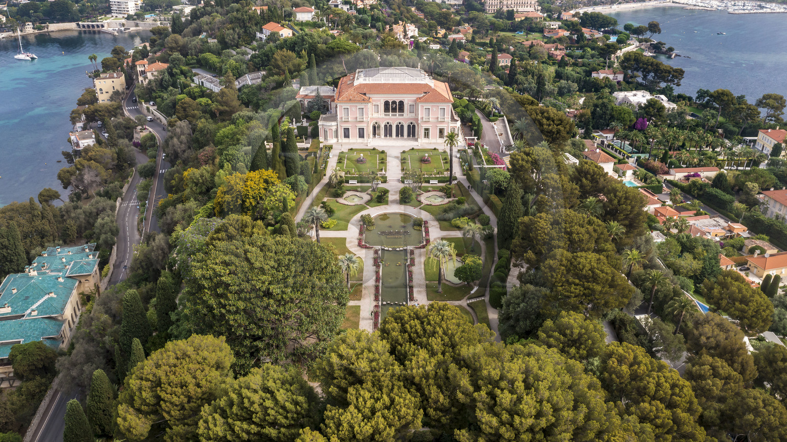 France, Alpes-Maritimes (06), Saint Jean Cap Ferrat, Villa et Jardins Ephrussi de Rothschild (vue aérienne)
