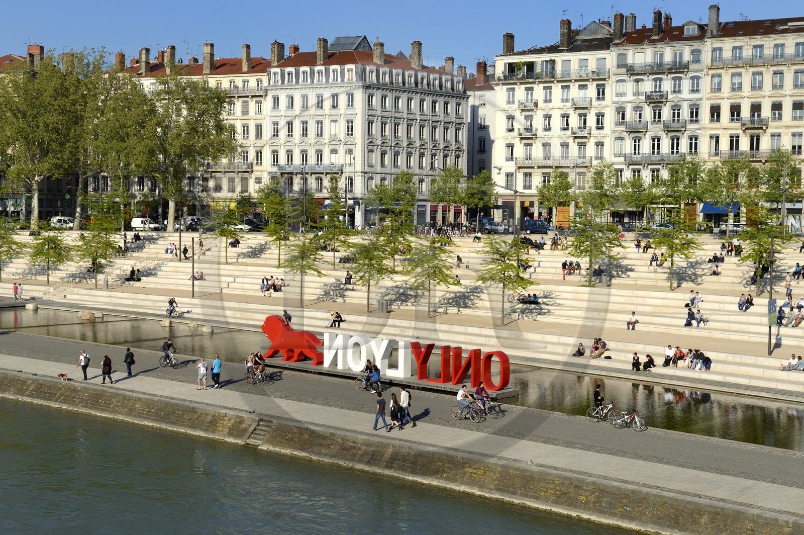 France, Rhône (69), Lyon, les berges du Rhône, le quai Victor Augagneur, label de communication de l'aglomeration Onlylyon