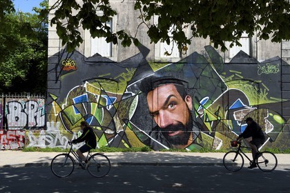 France, Charente-Maritime (17), La Rochelle, peinture murale réalisée par LES FRERES COULURES rue de l'Armide