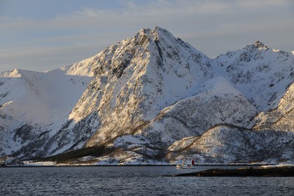 Norvège, Nordland, iles des Westeralen, région de Myre, bateau de pêche du cabillaud skrei