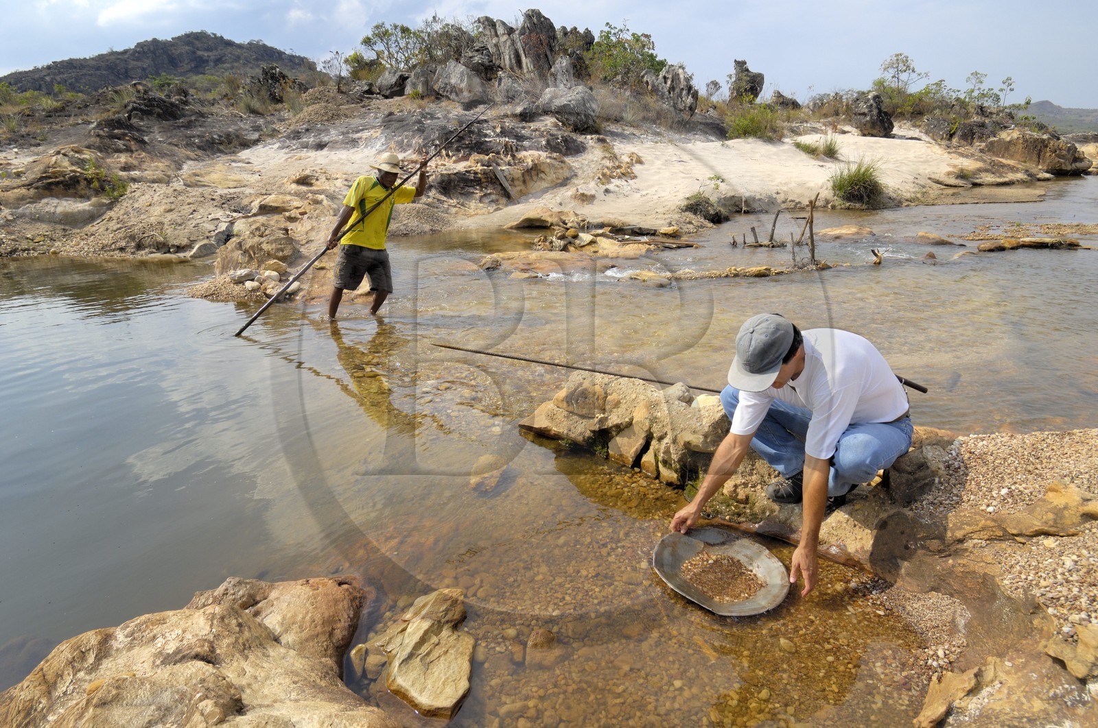 Brazil, Minas Gerais state, Diamantina, garimpero, gold prospecter in a river (Gold Route, Estrada Real)
