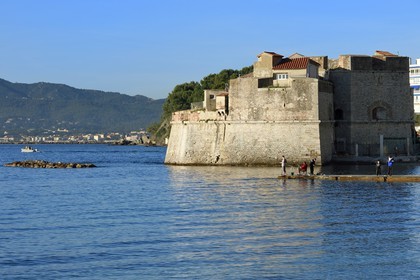 France, Var (83), Toulon, corniche, le Fort Saint-Louis dans le quartier du Mourillon