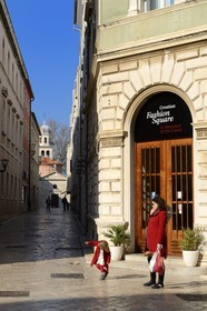 Croatie, Dalmatie, côte dalmate, Zadar, calle Larga, rue principale de la vieille ville