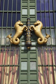 France, Var (83), Toulon, la base navale (Arsenal), porte donnant sur le port de la préfecture maritime de la Méditerranée