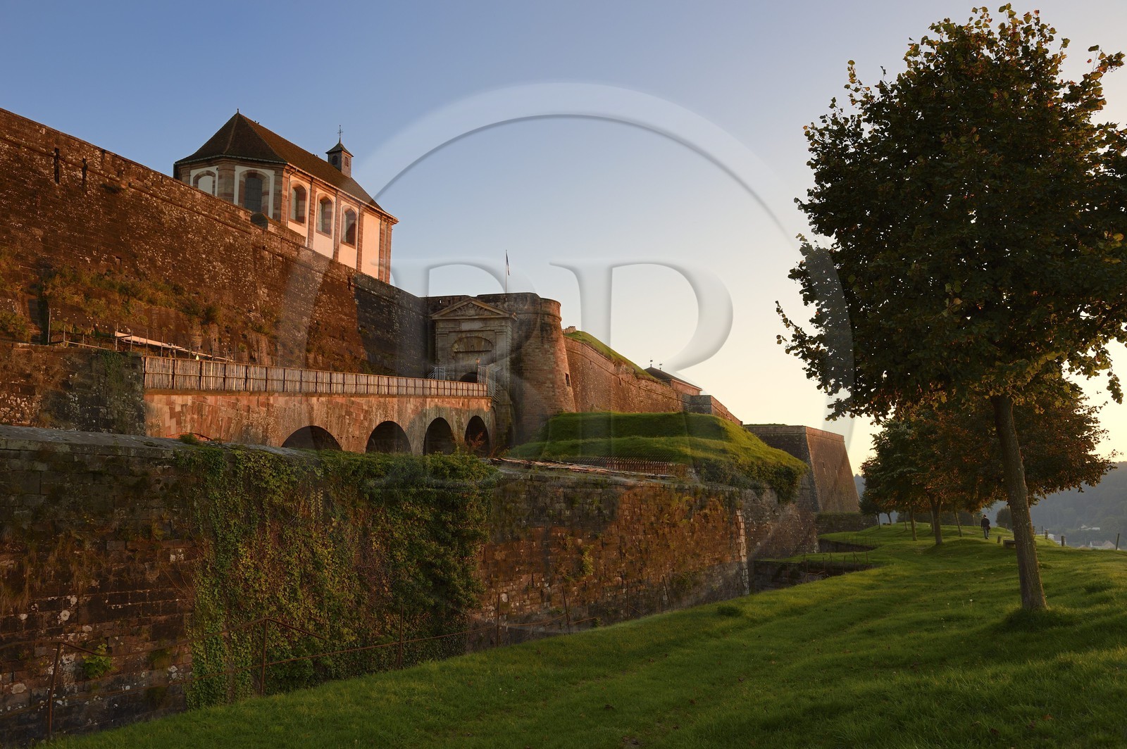 France, Moselle (57), parc régional des Vosges du nord, Bitche, la citadelle fortifiée par Vauban, la chapelle et la rampe d'accès