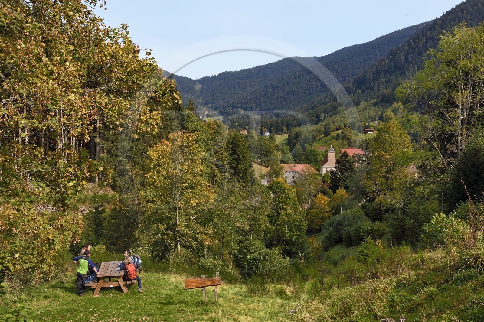 France, Vosges, Le Valtin, hike in the Valtin valley in the upper Meurthe valley on the Valtin panorama trail, stop at the picnic table