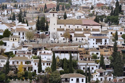 Espagne, Andalousie, Grenade, l'ancien quartier arabe de l' Albayzin classé Patrimoine Mondial de l'UNESCO et l'église San Nicolas