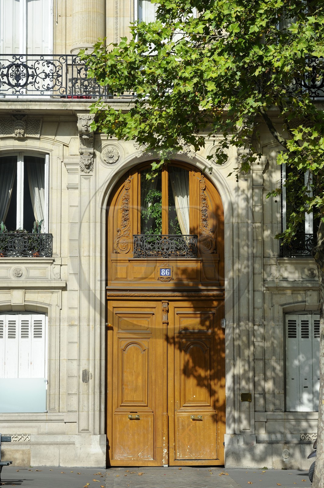 France, Paris (75), immeuble haussmannien de première classe au n° 84-88 boulevard Malesherbes, detail de la facade
