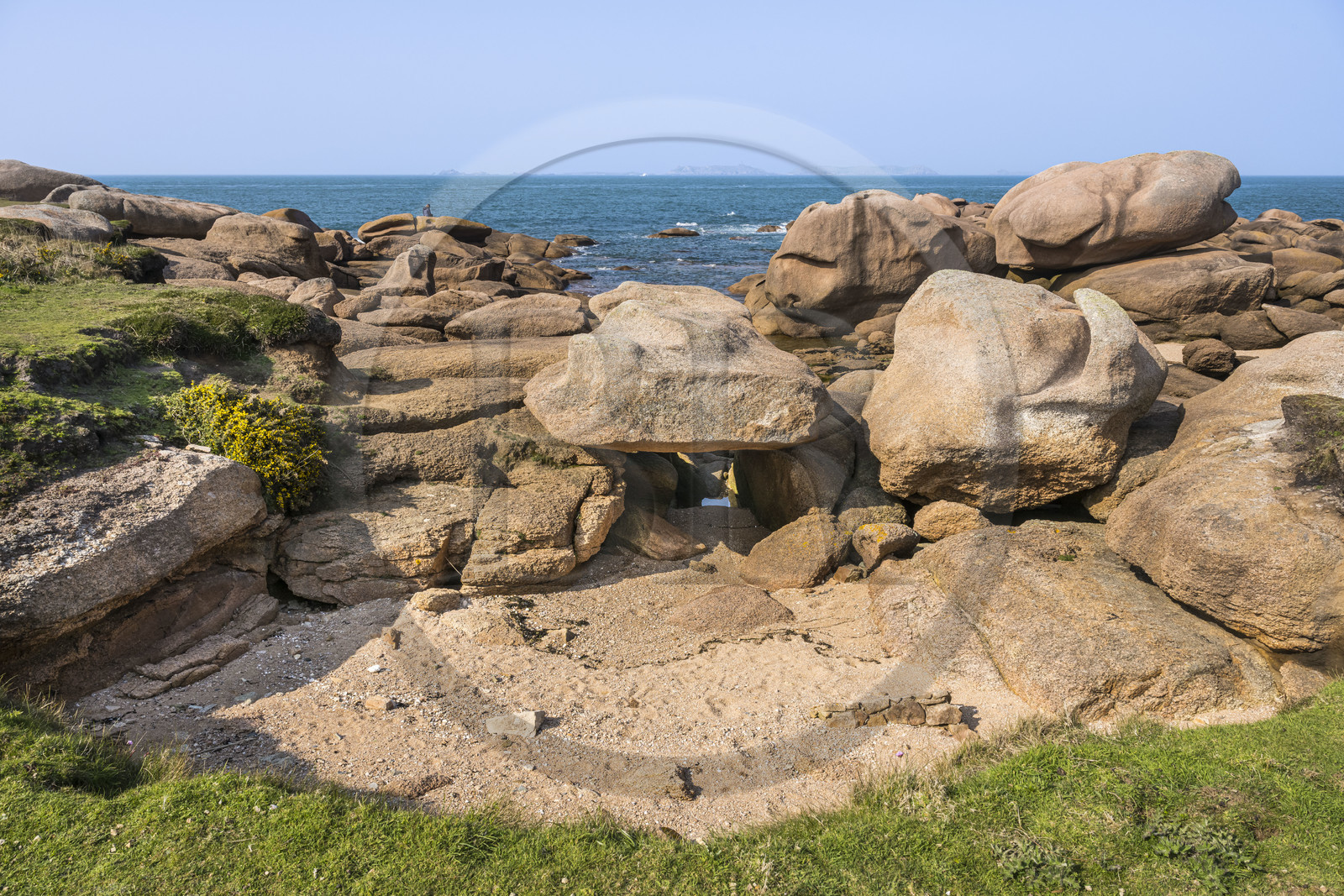 France, Côtes-d'Armor (22), Côte de Granit Rose, Trégastel, Ile Renote, le chaos granitique