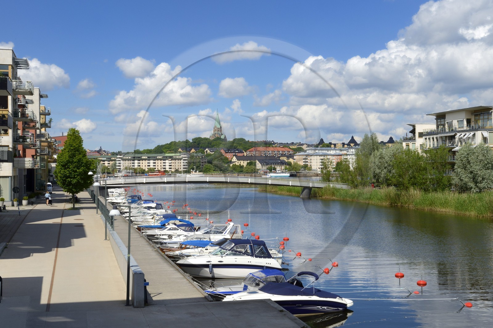 Suède, Stockholm, l'écoquartier Hammarby Sjostad précurseur en matière de développement durable, le Sickla kanal