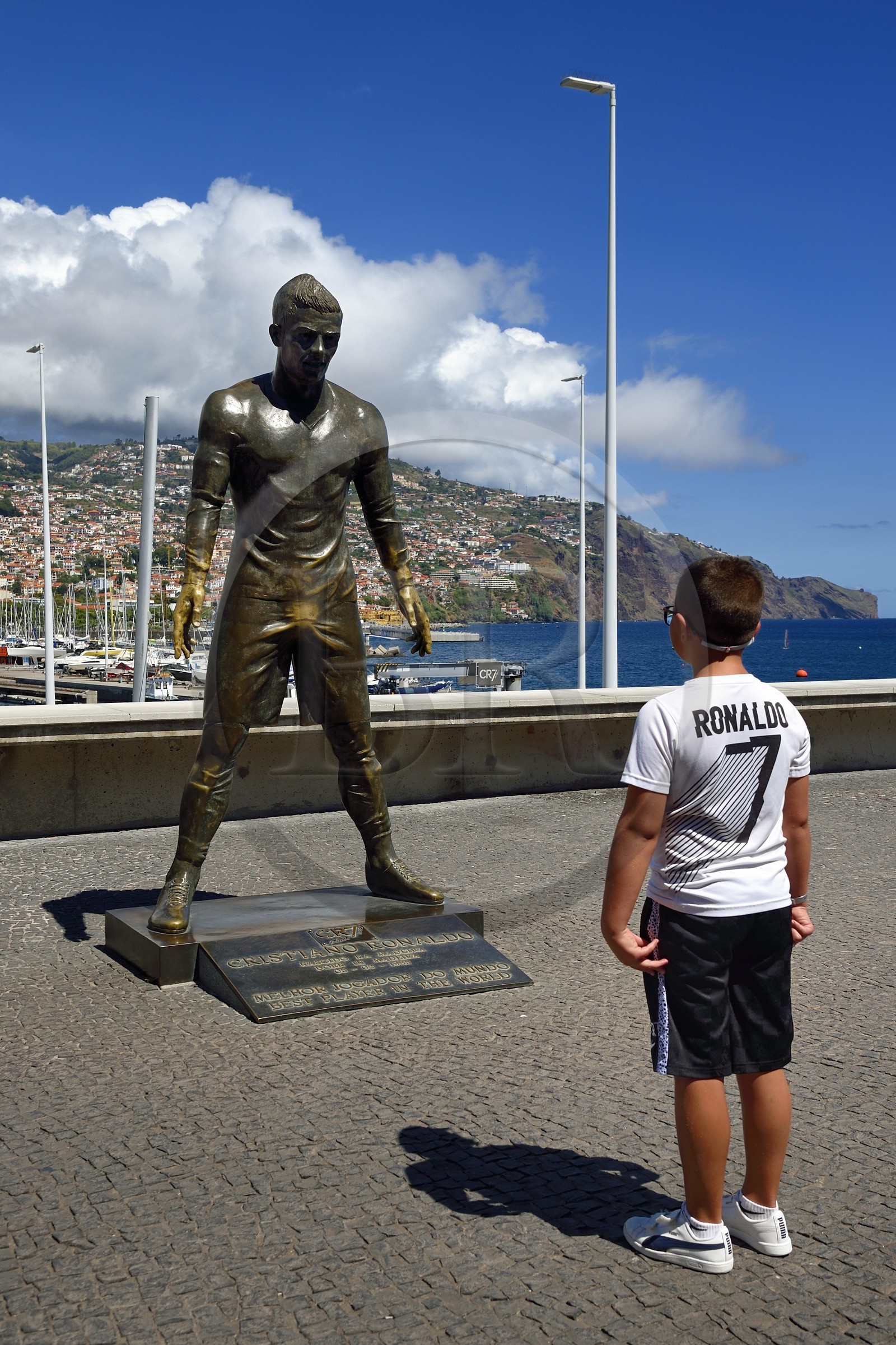 Portugal, Ile de Madère, Funchal, statue du footballeur Cristiano Ronaldo natif de l'ile