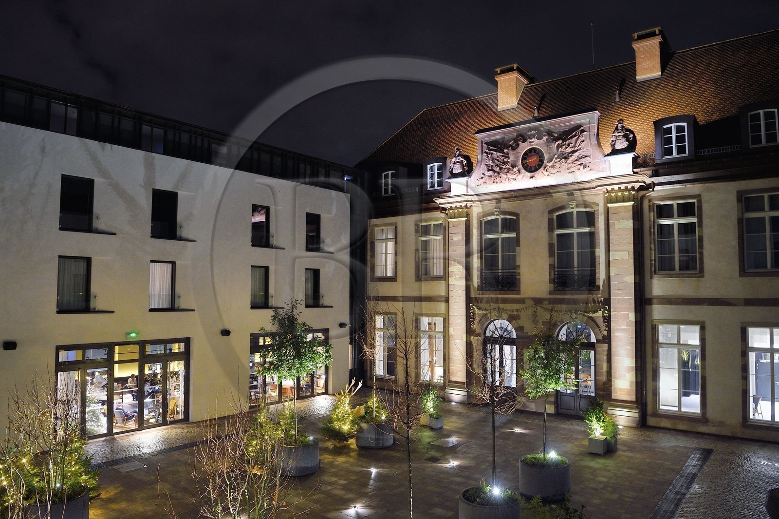 France, Bas-Rhin (67), Strasbourg, vieille ville classée au Patrimoine Mondial de l’UNESCO, hotel Leonor designé par Jean-Philippe Nuel