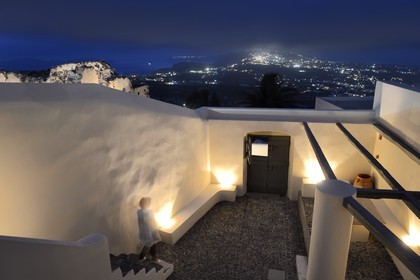 Grèce, Les Cyclades, mer Égée, île de Santorin (Thira ou Théra), village de Pyrgos, l'hôtel Relais & Châteaux Zannos Melathron