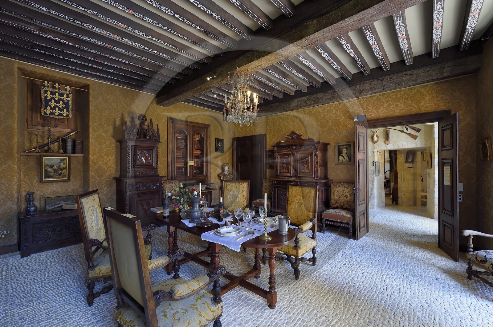 France, Dordogne (24), Périgord Noir, vallée de la Dordogne, Sarlat-la-Canéda, le Manoir de Gisson, la salle d'honneur