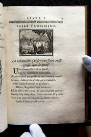 France, Aisne (02), Château-Thierry, Musée Jean de La Fontaine - Ville de Chateau-Thierry, première édition du livre des Fables de La Fontaine, Edition Claude Barbin et Denys Thierry, 1668, in-4, illustrées par François Chauveau, La Grenouille qui se veut faire aussi grosse que le bœuf fable III du livre I