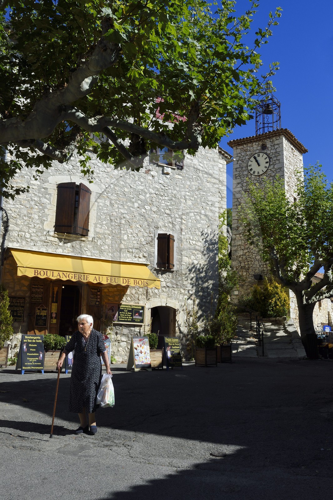 France, Var (83), Parc Naturel Régional du Verdon, l'église et la boulangerie de Trigance
