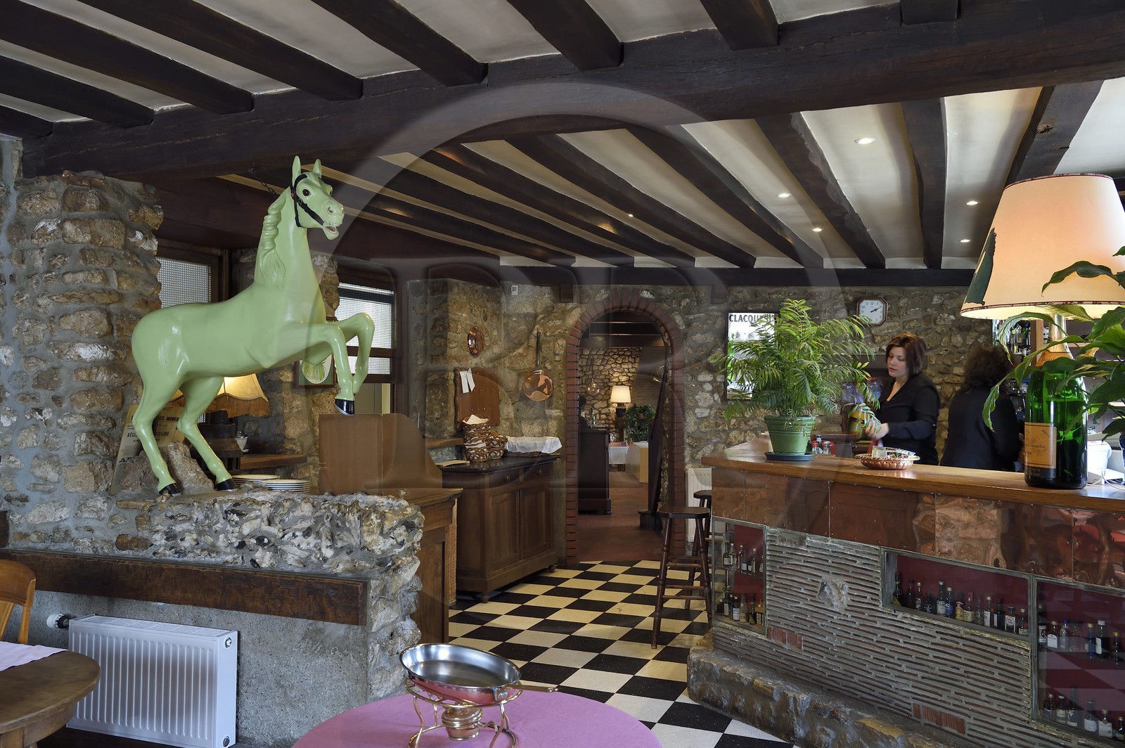 France, Yvelines, Montchauvet, Auberge du Cheval Vert (Green Horse Inn)