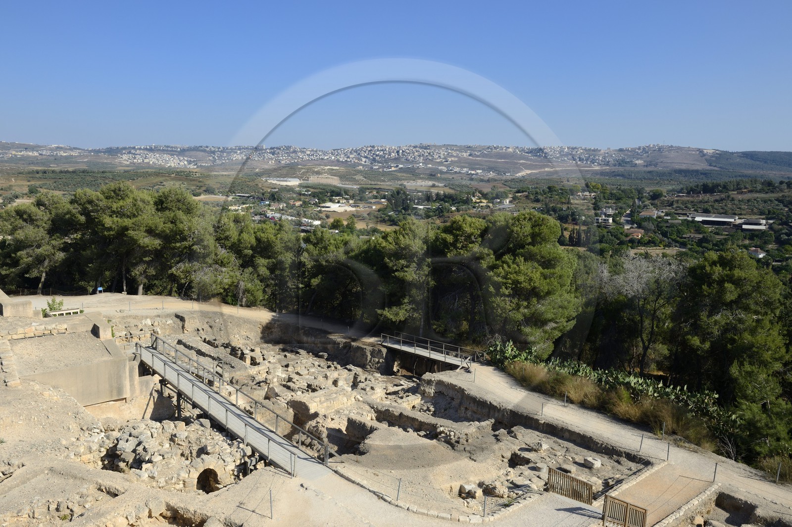 Israel, district du nord, Galilée, Nazareth, Zippori (Tzippori ou Sepphoris) National Park, les fouilles et la ville de Nazareth en arrière plan