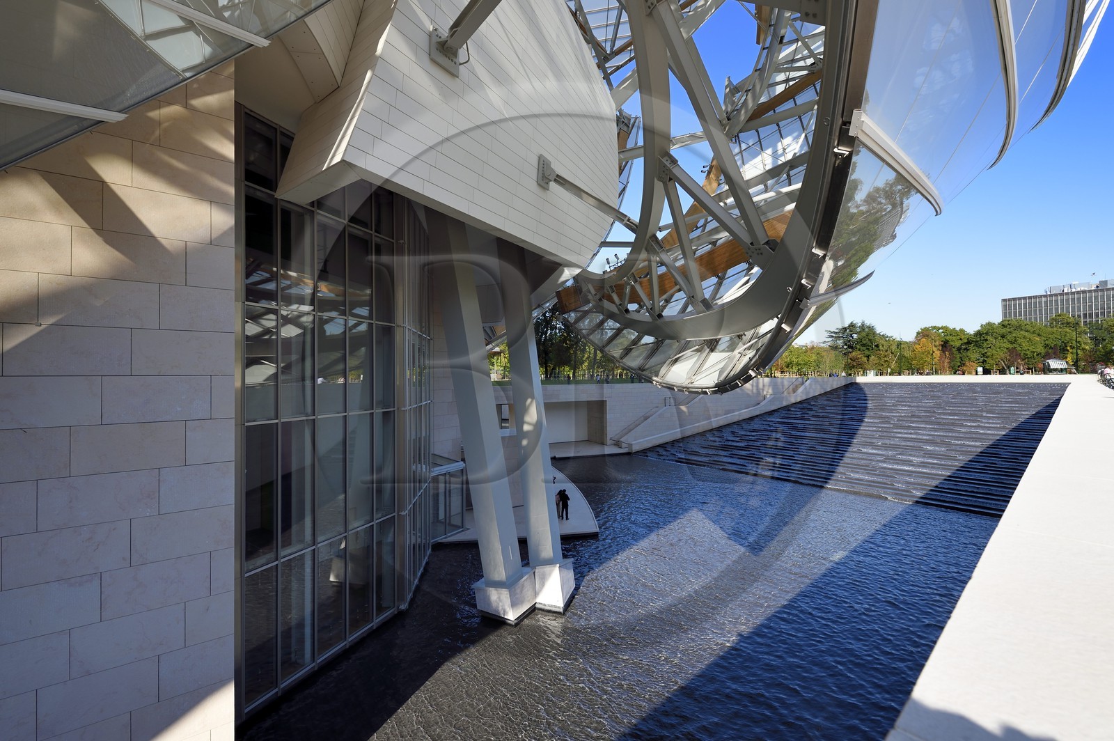 France, Paris (75), la Fondation Louis Vuitton de l'architecte Frank Gehry (Demande d'autorisation nécessaire avant publication)
